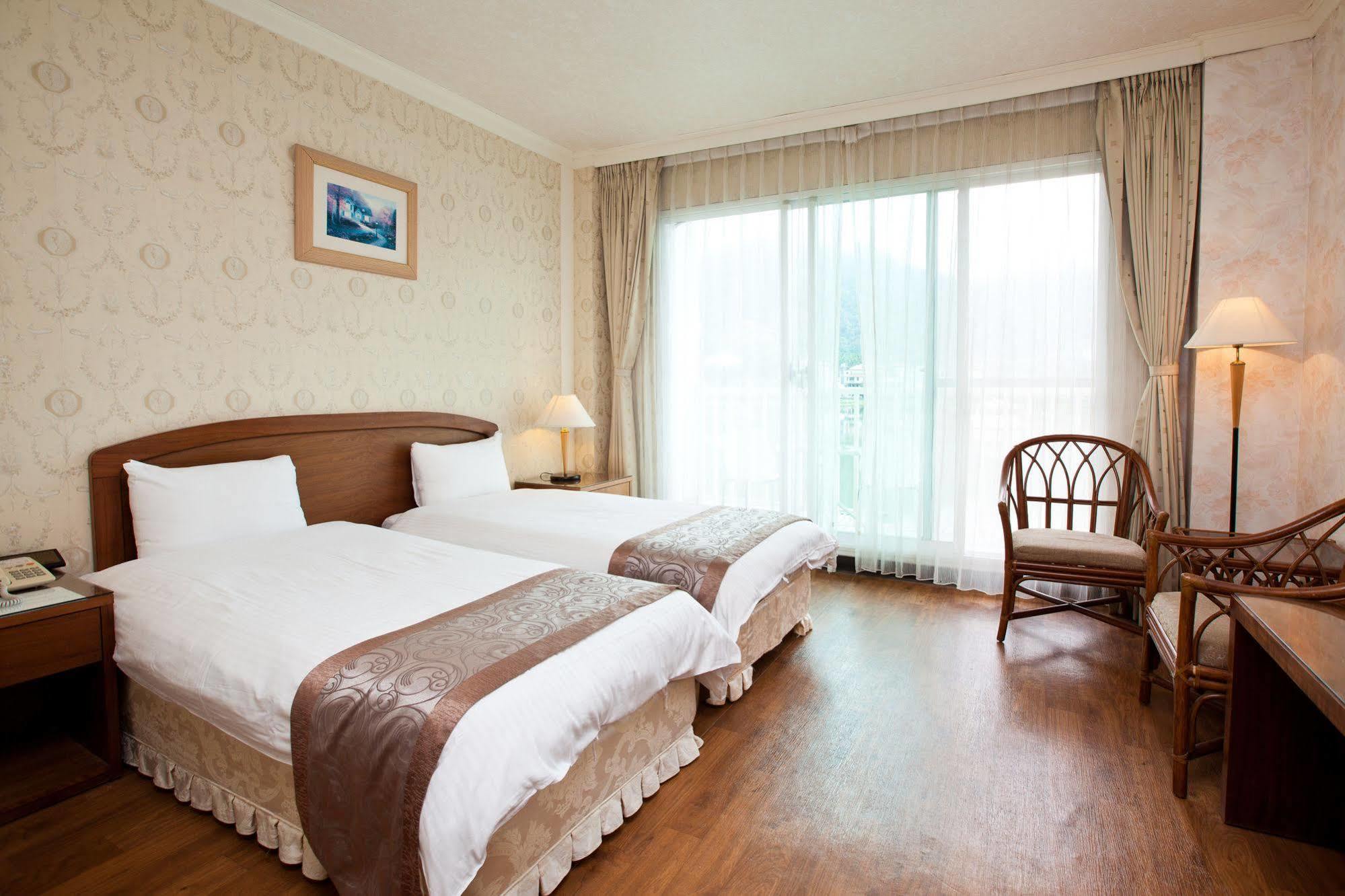 Nantou Lakeside Resort מראה חיצוני תמונה